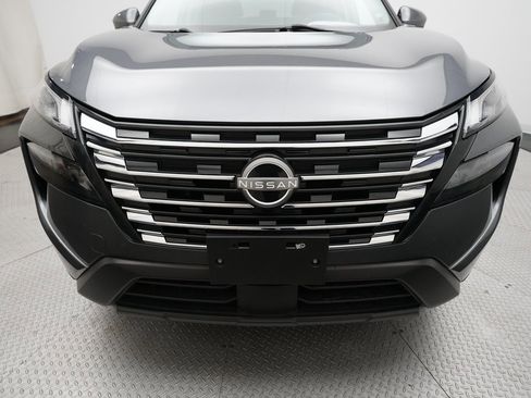 Certified 2024 Nissan Rogue SV image 22