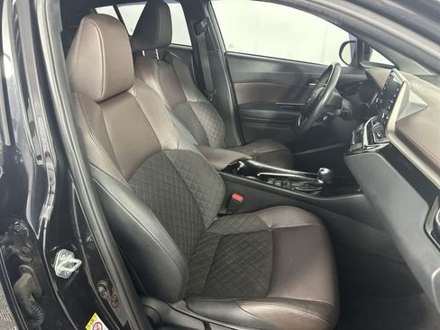 Used 2019 Toyota C-HR Limited FWD image 19