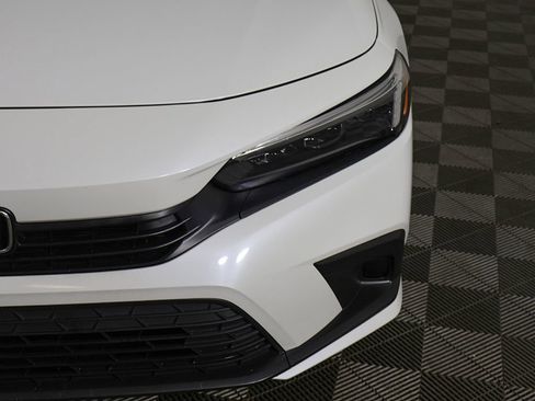 Used 2023 Honda Civic Sport image 11