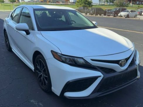 Used 2024 Toyota Camry SE FWD image 17