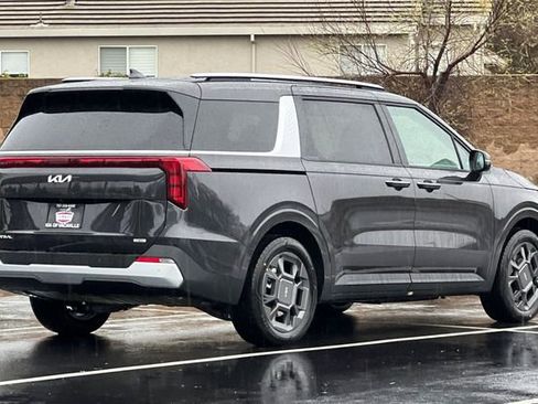 New 2026 Kia Carnival EX FWD image 5