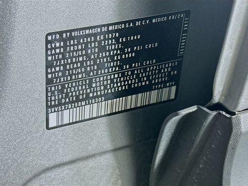 Used 2024 Volkswagen Taos SE image 12