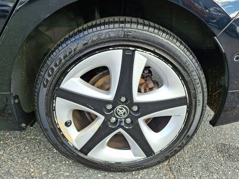 Used 2018 Toyota Prius Four Touring image 7