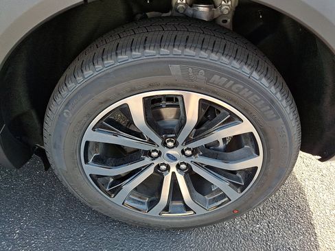New 2026 Ford Explorer ST-Line AWD/4WD image 5