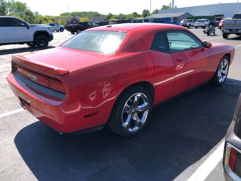 Used 2013 Dodge Challenger R/T RWD image 4
