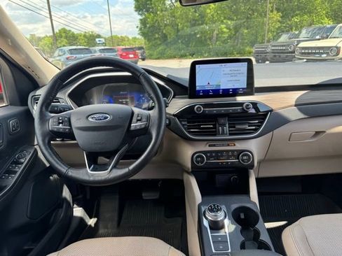Used 2020 Ford Escape Titanium FWD image 19