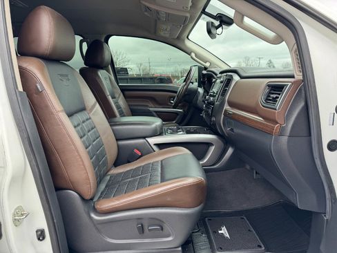 Used 2016 Nissan Titan Platinum Reserve image 18