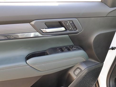 New 2026 GMC Terrain AT4 w/ Convenience Package III image 24