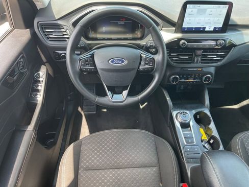 Used 2023 Ford Escape Active AWD/4WD image 2