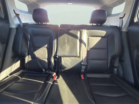 Used 2022 GMC Terrain SLT w/ LPO, Floor Liner Package image 12