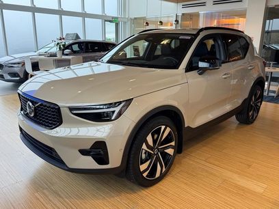 New 2026 Volvo XC40 B5 Ultra w/ Climate Package