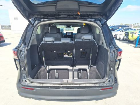Used 2024 Toyota Sienna XLE w/ XLE Plus Package AWD/4WD image 17