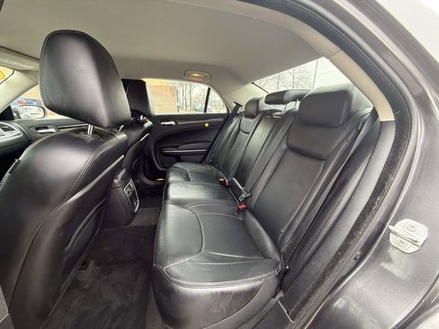 Used 2015 Chrysler 300 Limited w/ Driver Convenience Group image 16