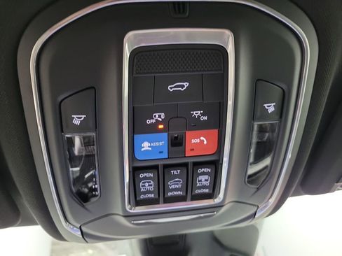 New 2026 Jeep Grand Cherokee Limited w/ Limited Altitude Package AWD/4WD image 28