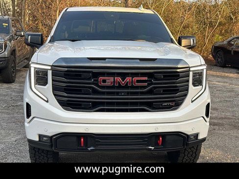 Used 2022 GMC Sierra 1500 AT4 w/ AT4 Premium Package image 2