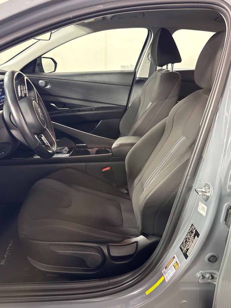 Used 2022 Hyundai Elantra SEL w/ Convenience Package FWD image 14