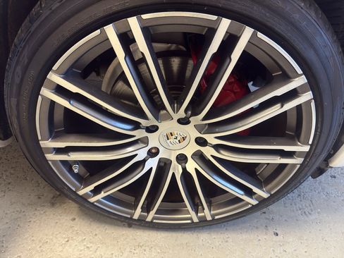 Used 2015 Porsche Cayenne Diesel AWD/4WD image 31