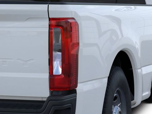 New 2026 Ford F250 XL w/ XL Driver Assist Package RWD image 21