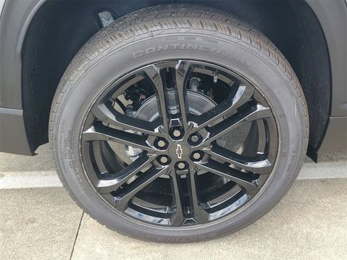 New 2026 Chevrolet Traverse LT w/ Driver Confidence Package image 5