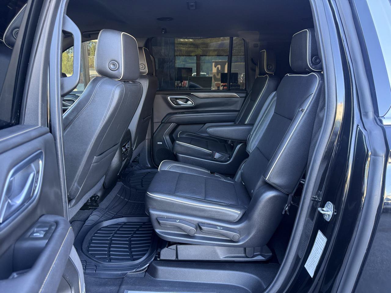 Used 2022 Chevrolet Suburban Premier AWD/4WD image 36