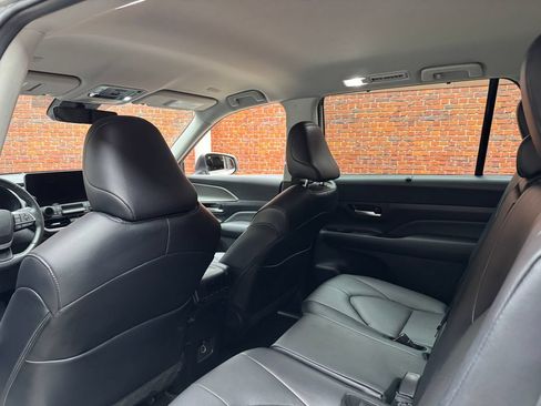 Used 2024 Toyota Grand Highlander AWD image 25