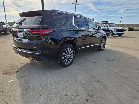 Used 2023 Chevrolet Traverse Premier image 11