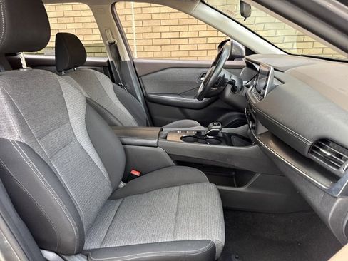 Used 2023 Nissan Rogue SV image 24