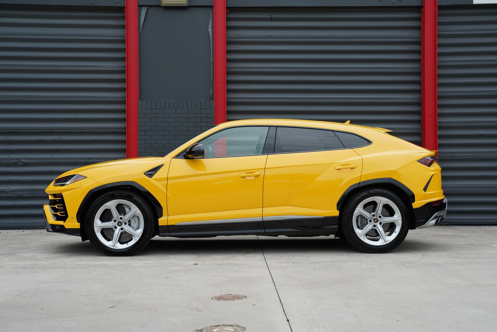 Used 2021 Lamborghini Urus AWD/4WD image 11