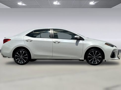 Used 2019 Toyota Corolla SE w/ Carpet Mat Package (TMS) FWD image 2
