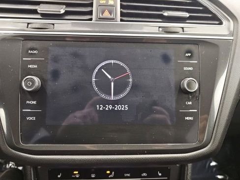 Used 2022 Volkswagen Tiguan SE image 25