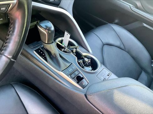 Used 2023 Toyota Camry XLE w/ Navigation Package FWD image 17