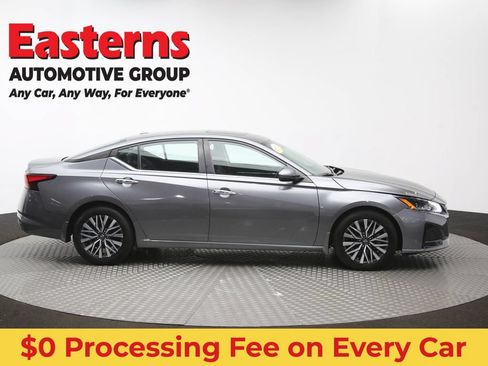 Used 2023 Nissan Altima 2.5 SV w/ SV Premium Package FWD image 45