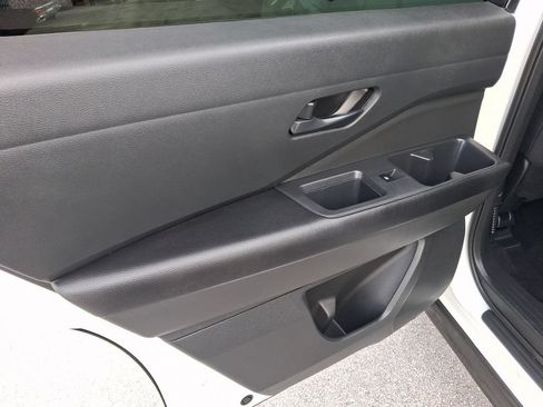 Certified 2024 Nissan Pathfinder SV FWD image 11