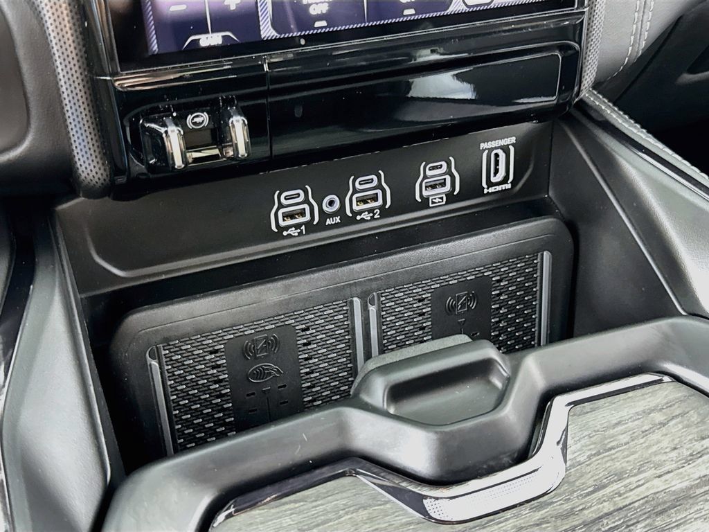 Used 2025 RAM 1500 Limited AWD/4WD image 23
