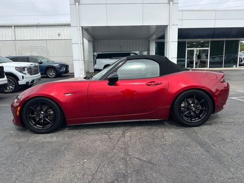 Used 2020 MAZDA MX-5 Miata Sport RWD image 9