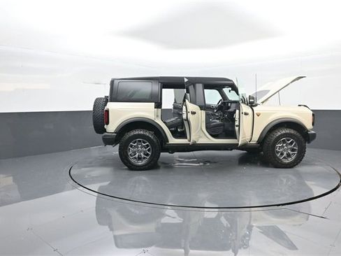 New 2025 Ford Bronco Badlands image 35