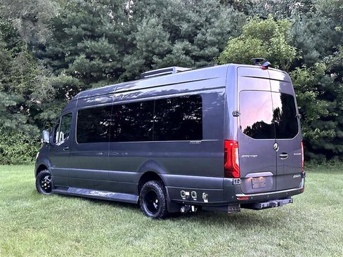 Used 2022 Mercedes-Benz Sprinter 3500 image 2
