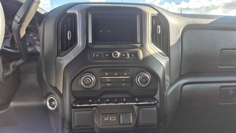 Used 2026 Chevrolet Silverado 1500 Custom Trail Boss AWD/4WD image 18