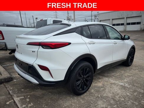 Used 2024 Buick Envista Sport Touring w/ Convenience I Package image 4