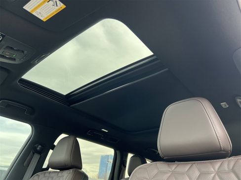 New 2026 Nissan Armada Platinum image 14