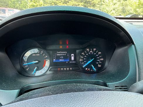 Used 2016 Ford Explorer XLT FWD image 30