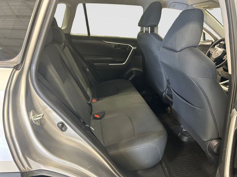 Used 2020 Toyota RAV4 LE FWD image 20