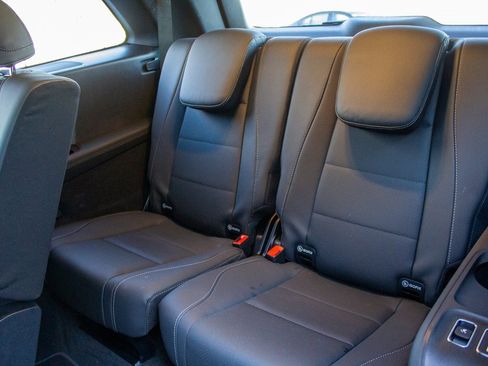 Used 2025 Mercedes-Benz GLS 450 4MATIC image 21