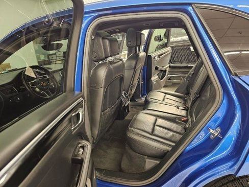 Used 2017 Porsche Macan image 32