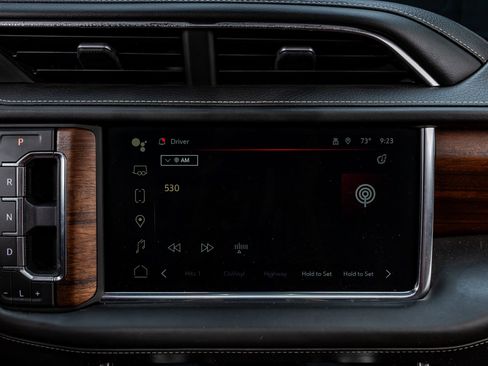 Used 2023 GMC Yukon XL Denali Ultimate image 24