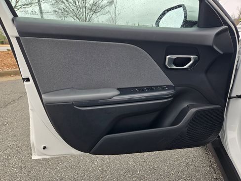 Used 2025 Kia K4 EX image 23