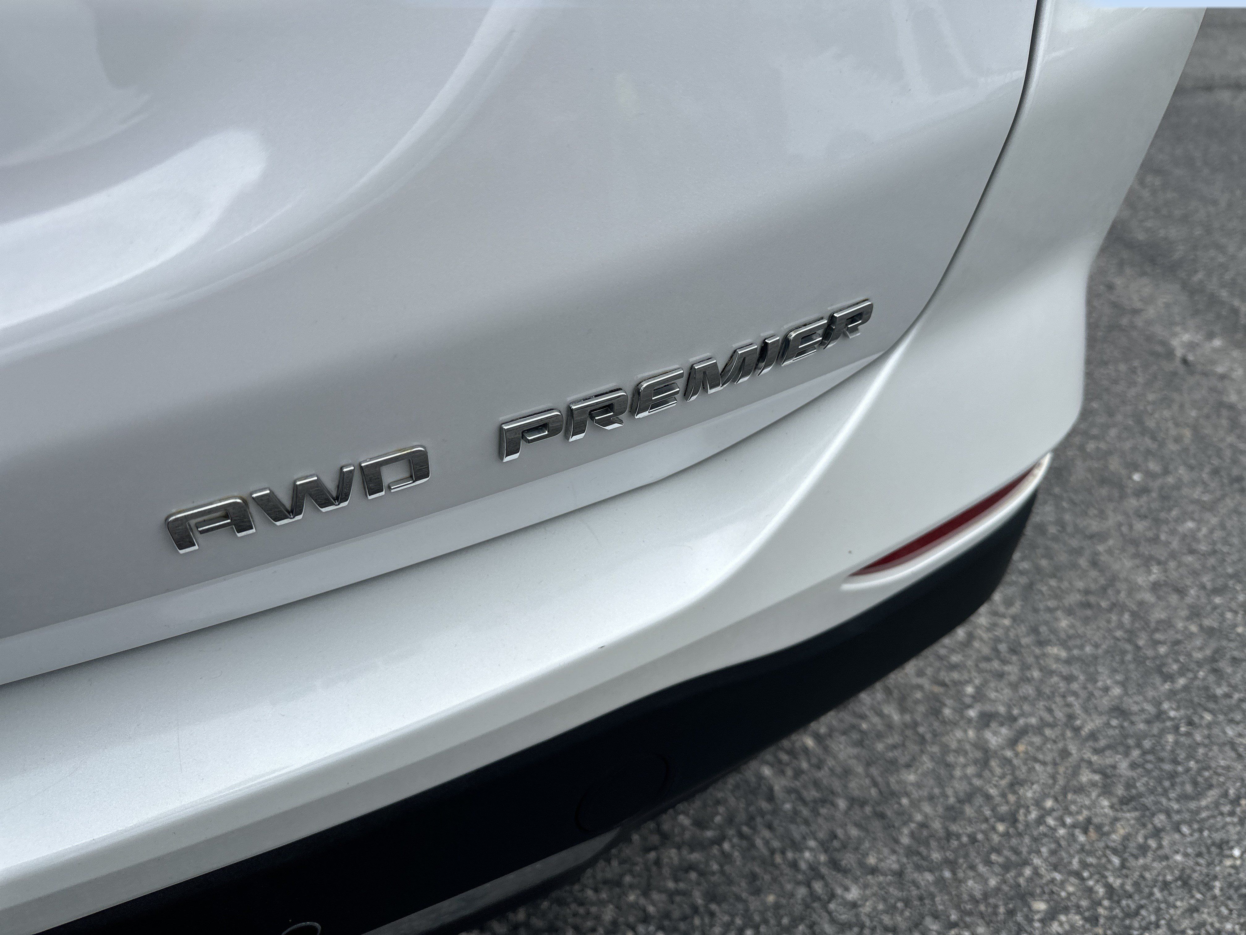Certified 2024 Chevrolet Equinox Premier AWD/4WD image 6