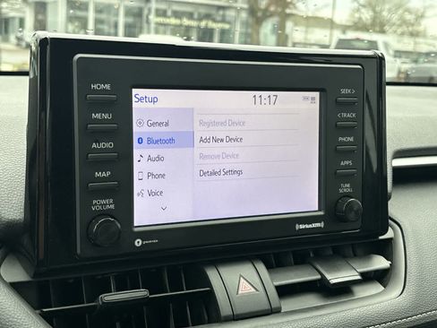 Used 2022 Toyota RAV4 XLE image 17