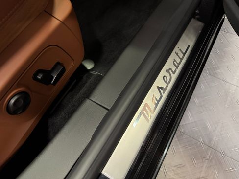 Used 2014 Maserati Quattroporte GTS image 29