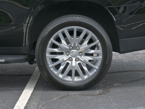 Used 2025 Chevrolet Tahoe LT RWD image 35